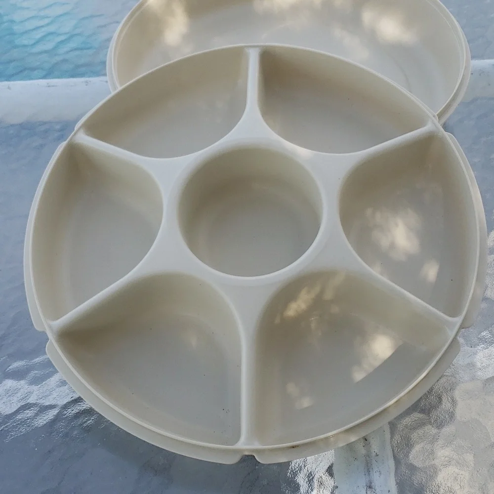 Vintage Tupperware LARGE 2-pc Veggie/Chip & Dip Serving Tray 7 Comp. with Lid